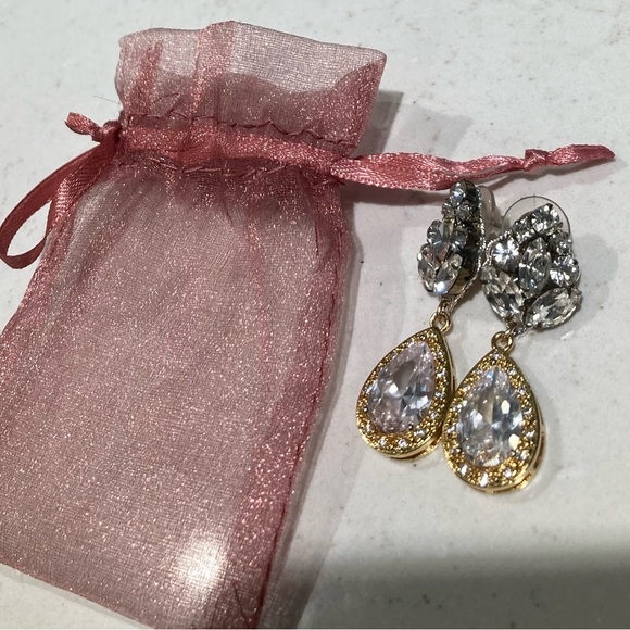 🩷2/$50❤️Crystal Bridal Earrings | Bridal Statement Earrings - Picture 2 of 3